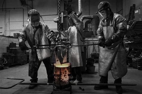 bronze sculpture foundry near me